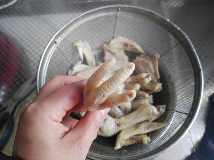 卤虎皮凤爪步骤5