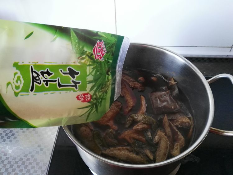 卤虎皮凤爪步骤13