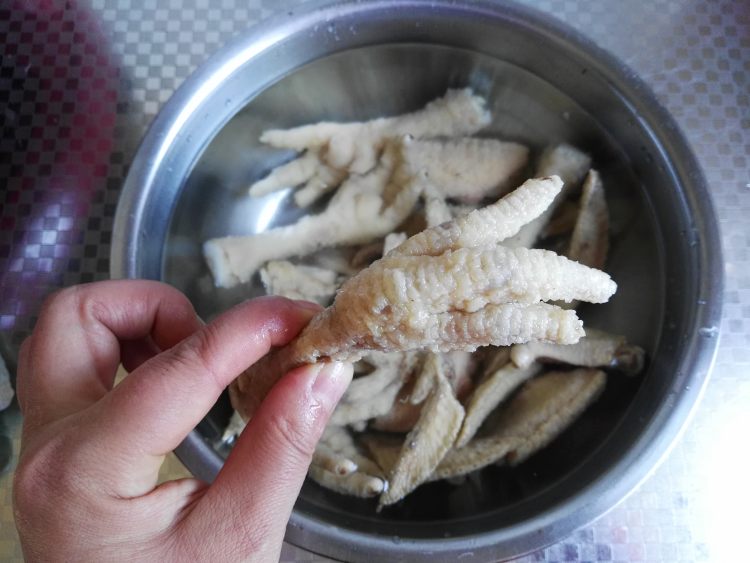 卤虎皮凤爪步骤10