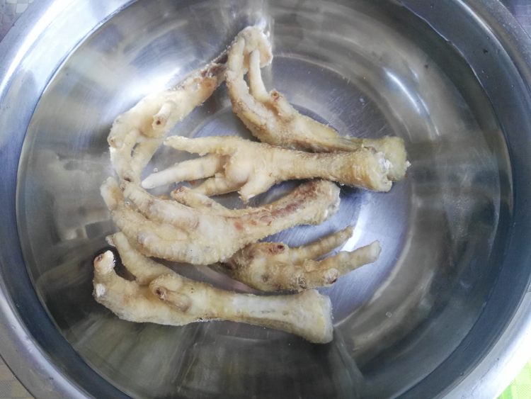 卤虎皮凤爪步骤8