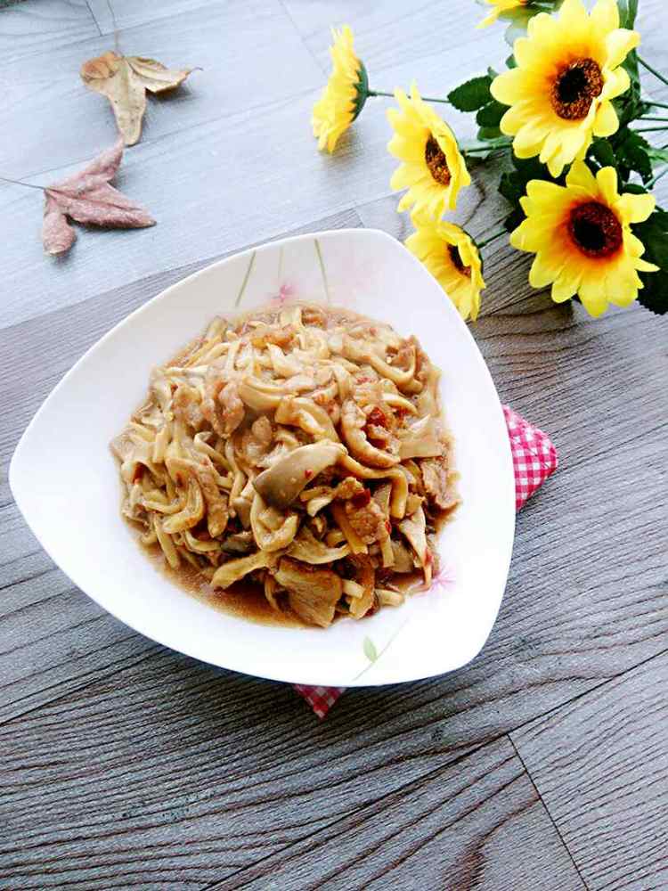 平菇炒肉步骤12