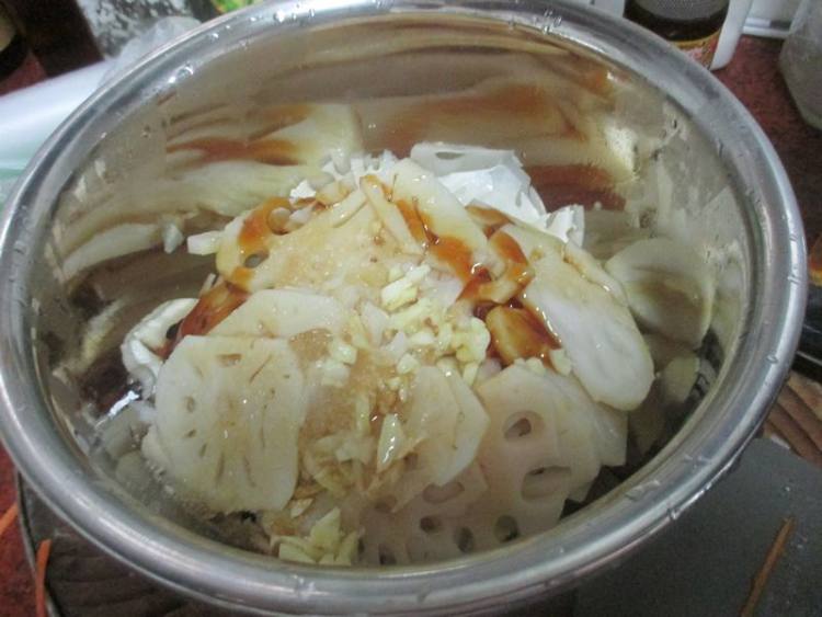 红油拌藕片步骤5