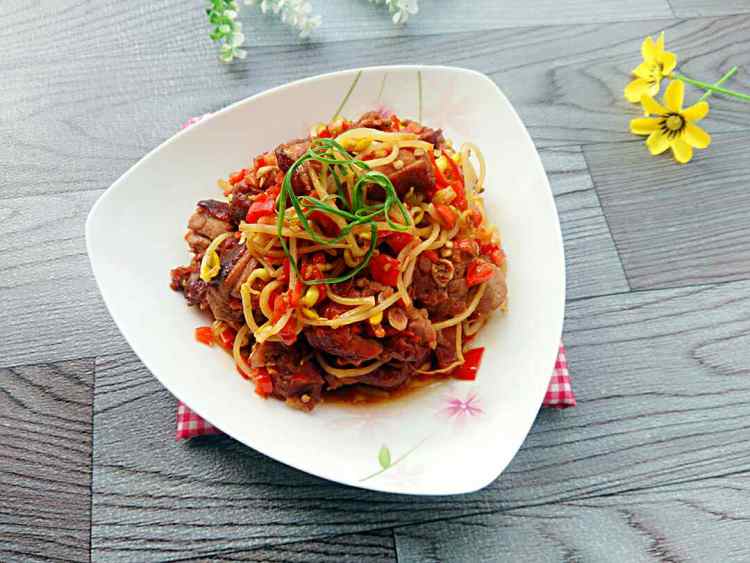 熏鸭腿炒豆芽步骤14