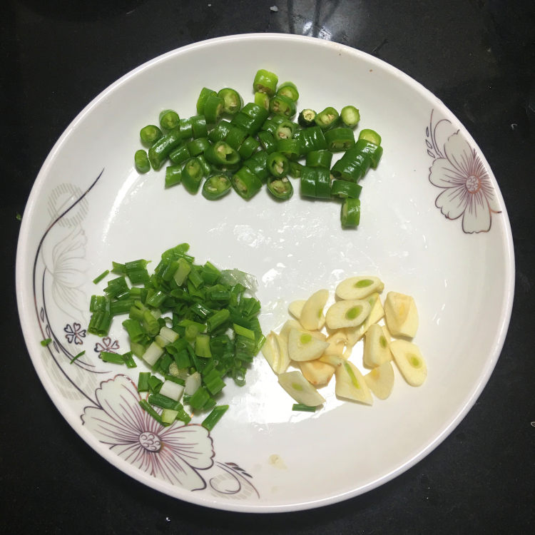 干锅腊肉土豆片步骤5
