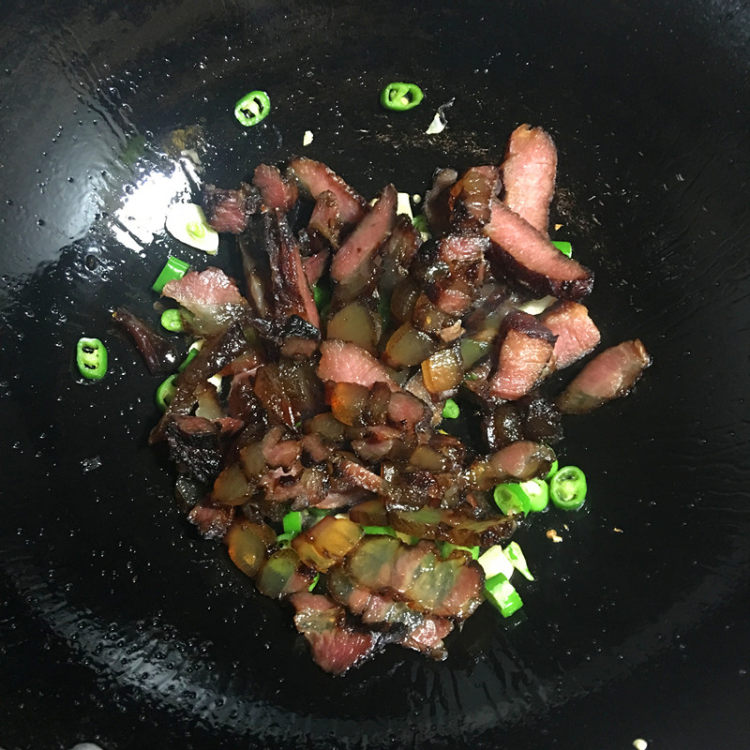 干锅腊肉土豆片步骤10