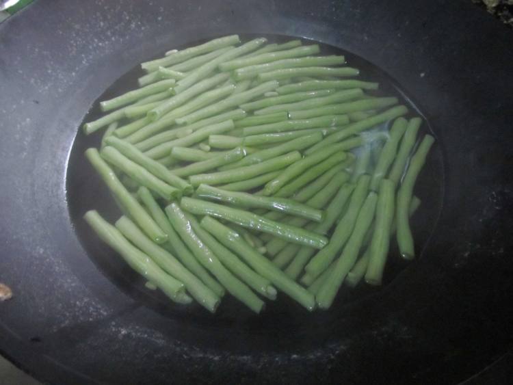 凉拌豇豆步骤3