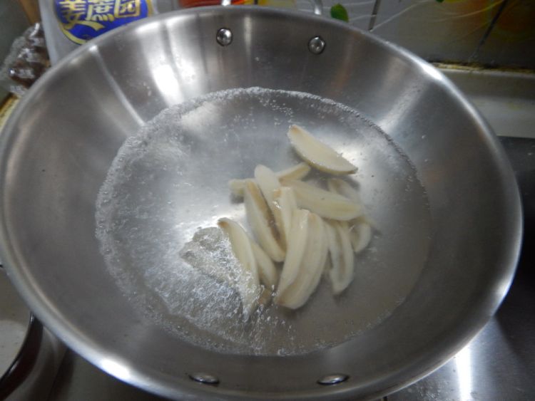 茄汁五花肉藕卷步骤3