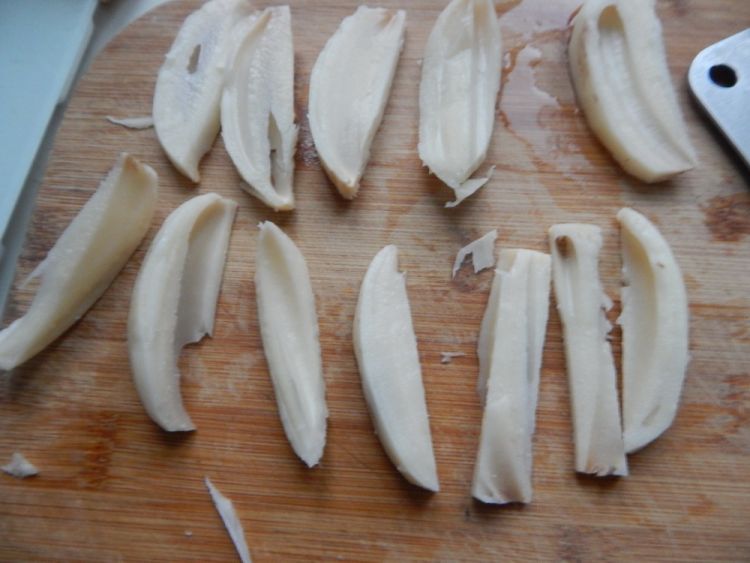 茄汁五花肉藕卷步骤2