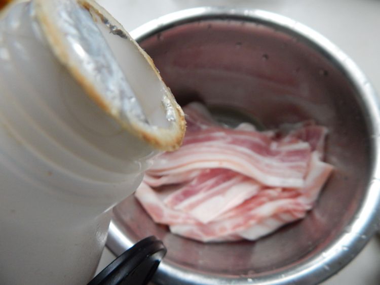 茄汁五花肉藕卷步骤5