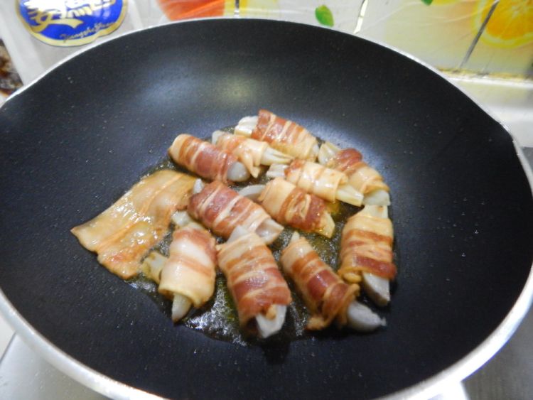 茄汁五花肉藕卷步骤12