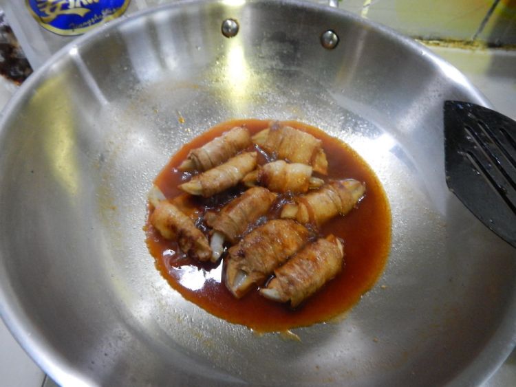 茄汁五花肉藕卷步骤20