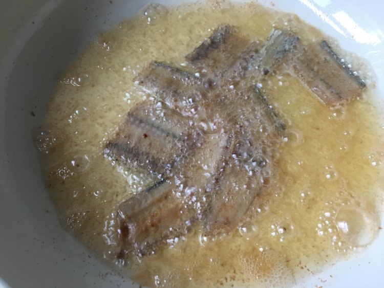牙签带鱼步骤8
