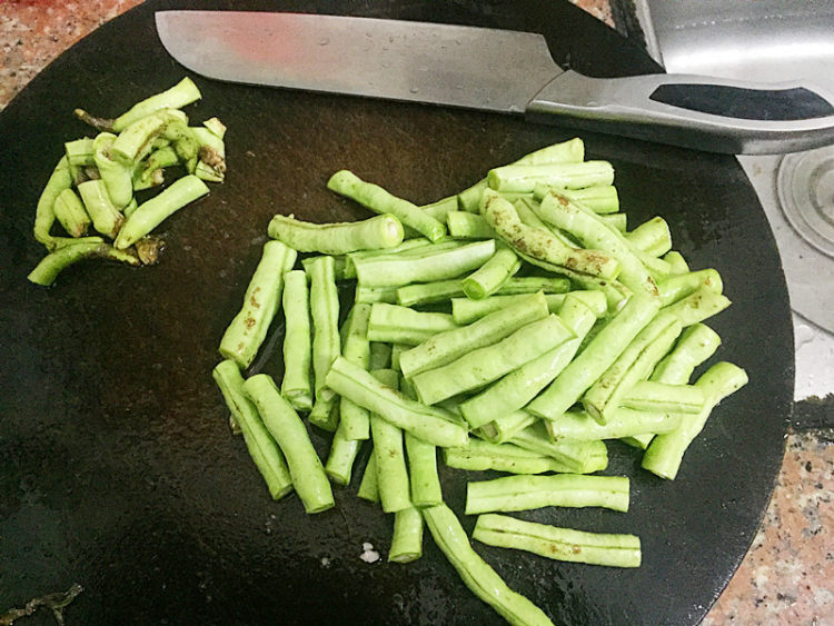 蒜蓉豆豉炒豆角步骤5