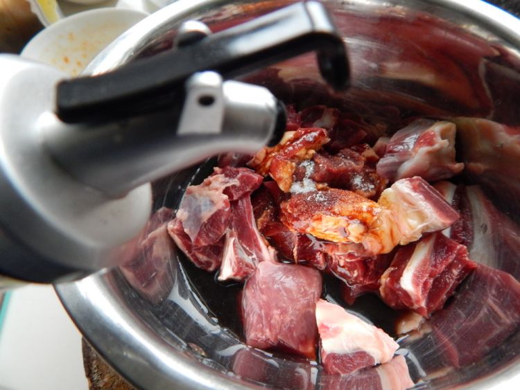 杏鲍菇烧牛肉步骤6