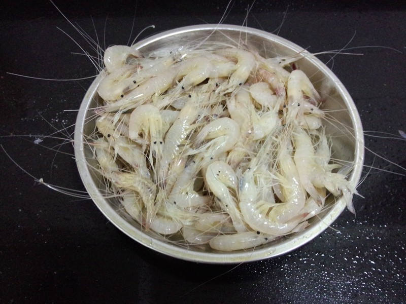 炝白虾步骤1
