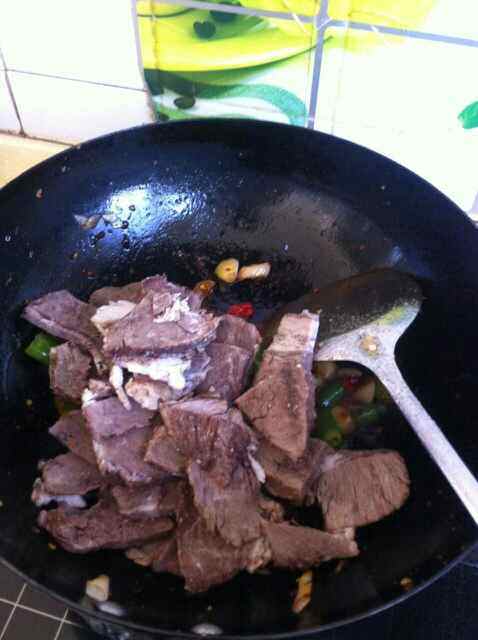 干锅花菜黄牛肉步骤9