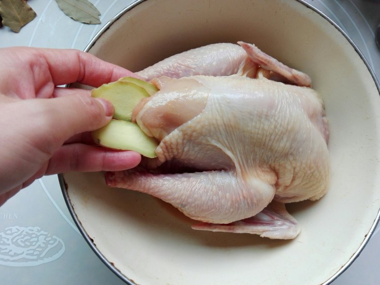 砂锅荷香盐焗鸡步骤4