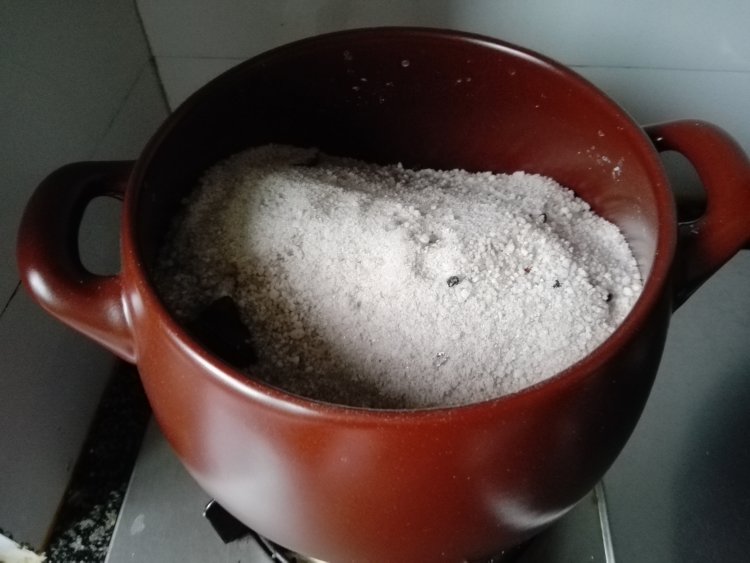 砂锅荷香盐焗鸡步骤13