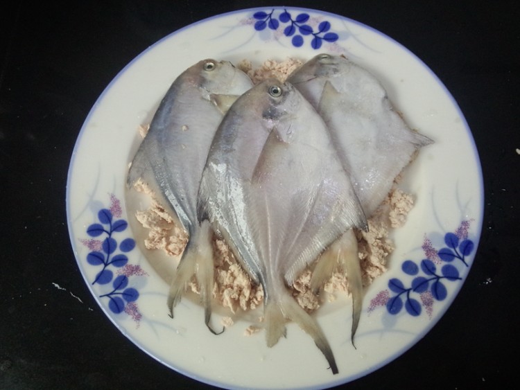 酒糟火腿蒸鲳鱼步骤5