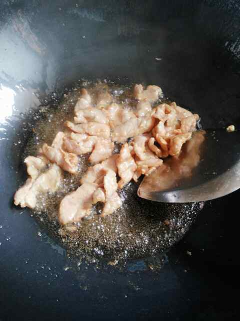 芹菜炒肉步骤5