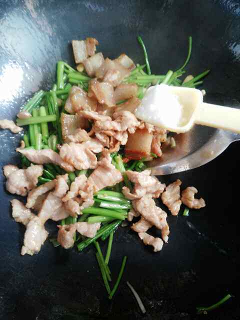 芹菜炒肉步骤8