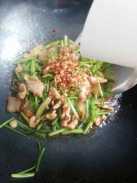 芹菜炒肉步骤9