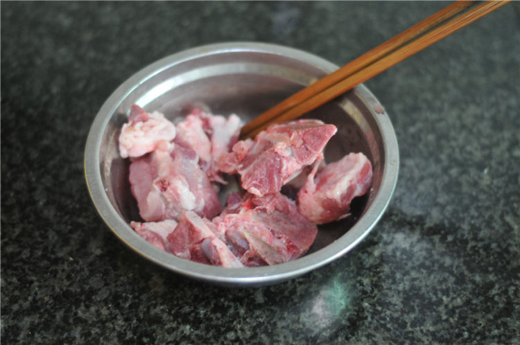 生炒豉椒骨步骤1