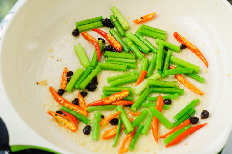 芹香豆干步骤3