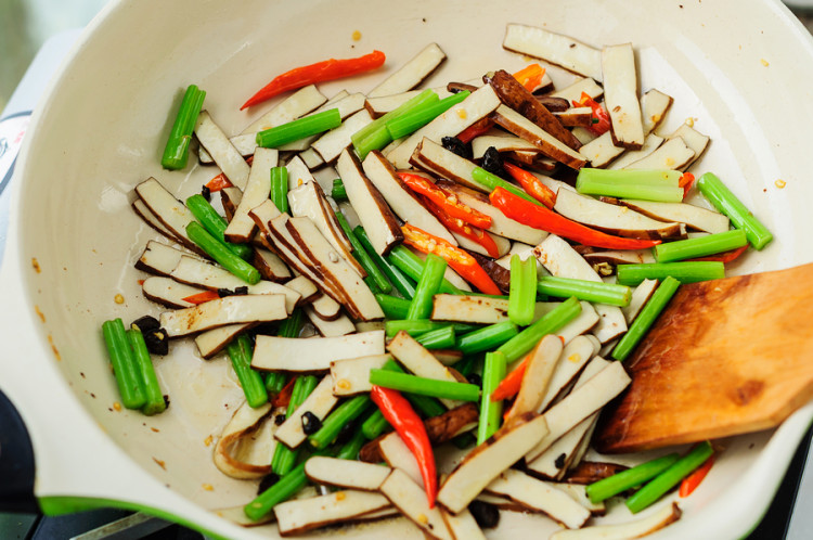 芹香豆干步骤4
