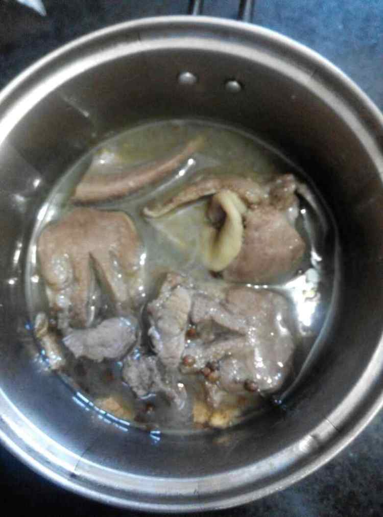 卤猪舌步骤6