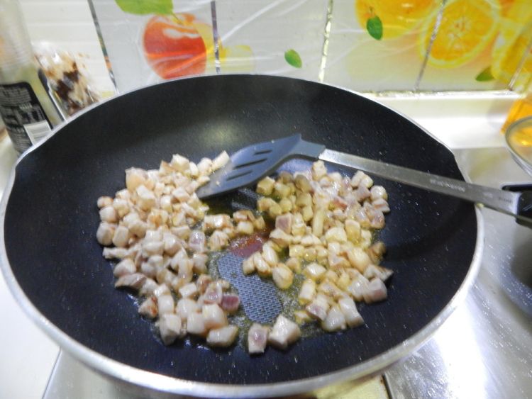 毛豆茄子烧肉丁步骤4
