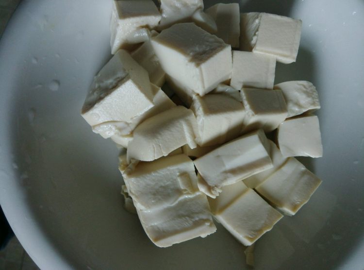 皮蛋拌豆腐步骤2