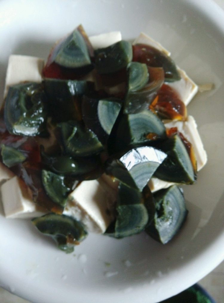 皮蛋拌豆腐步骤6