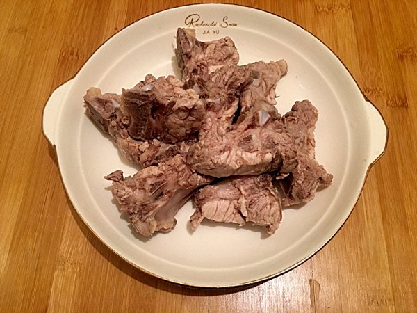 龙骨炖莲藕步骤3