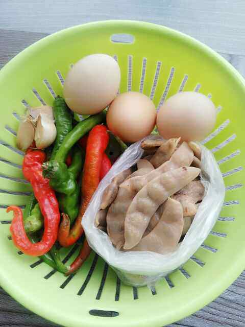 酸扁豆炒蛋步骤1