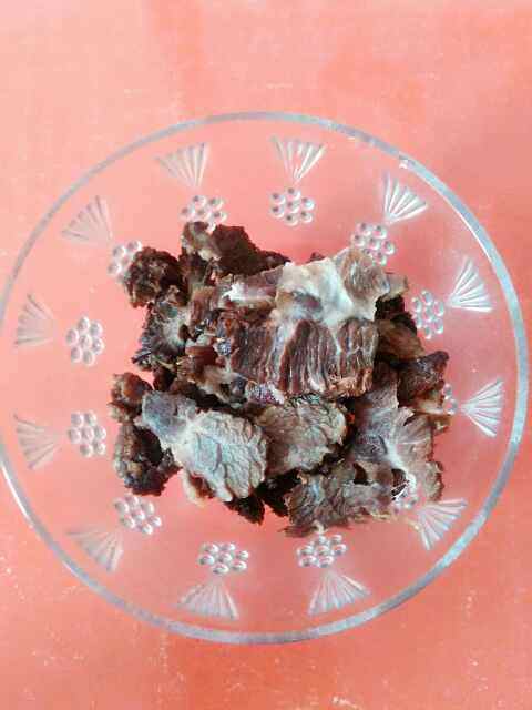 茭白炒腊牛肉步骤2