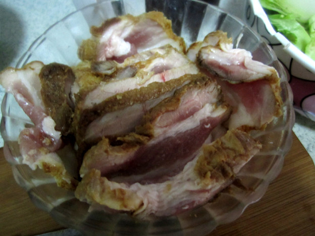 扣肉蒸咸菜步骤8