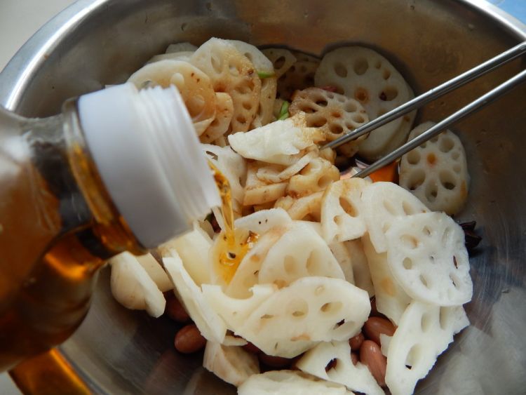 藕凉拌花生米步骤10