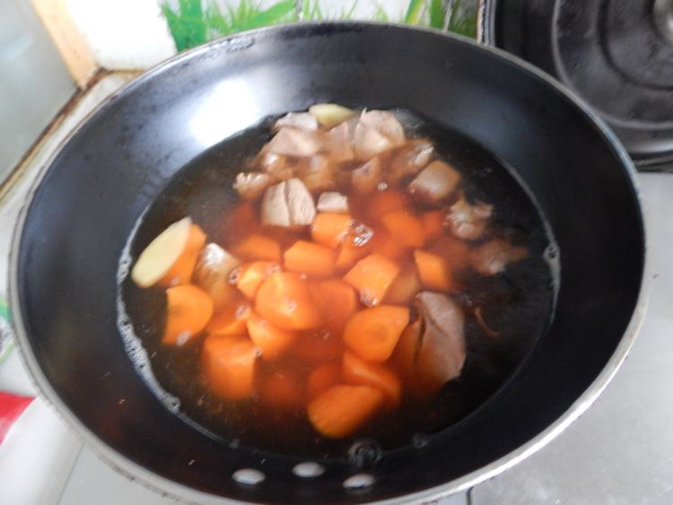 土豆胡萝卜烧牛肉步骤8