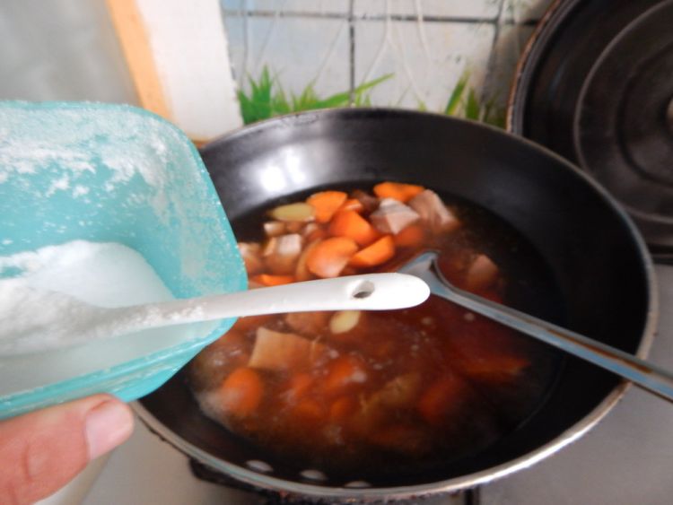 土豆胡萝卜烧牛肉步骤9