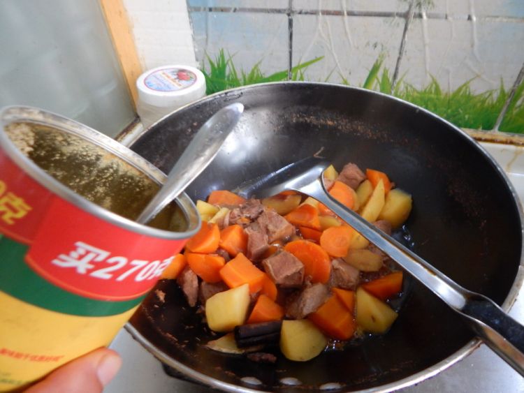 土豆胡萝卜烧牛肉步骤13