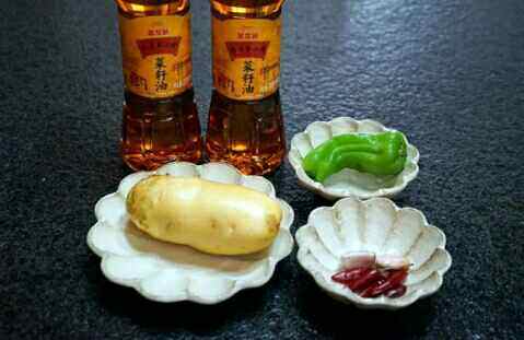 凉拌土豆丝步骤1
