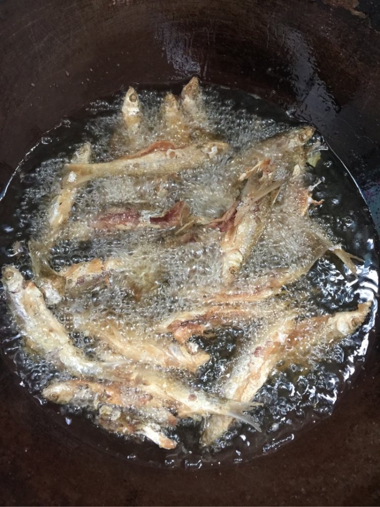 香酥小鱼步骤4