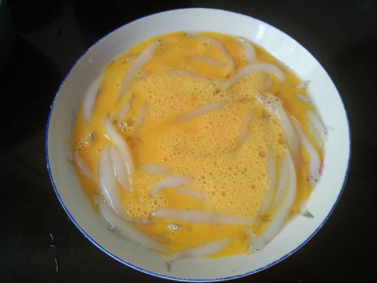 银鱼炒鸡蛋步骤4