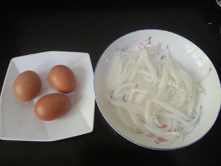 银鱼炒鸡蛋步骤1
