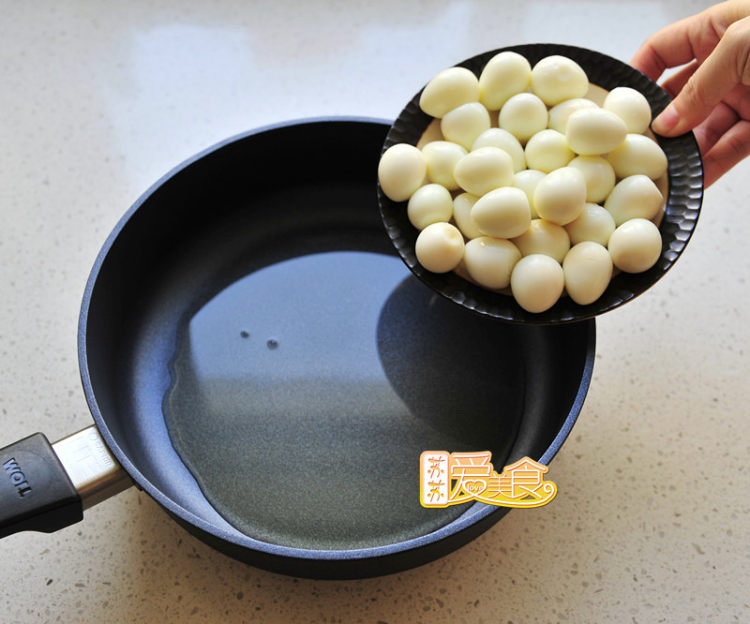惊艳味蕾的茄汁鹌鹑蛋步骤2