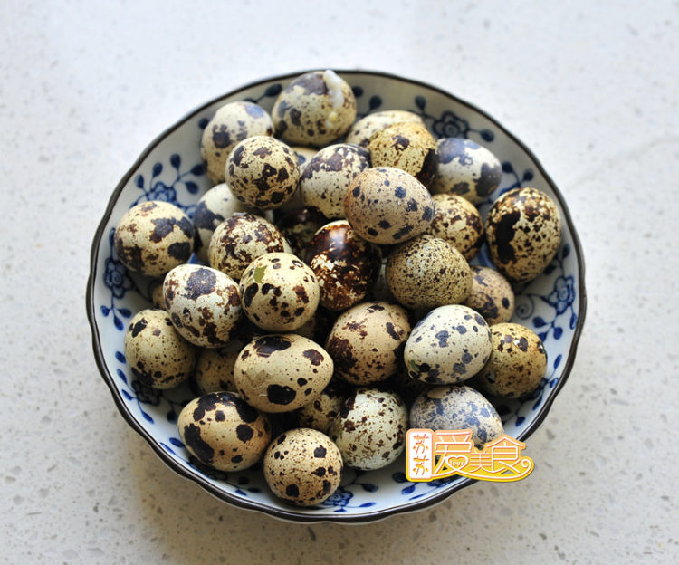 惊艳味蕾的茄汁鹌鹑蛋步骤1