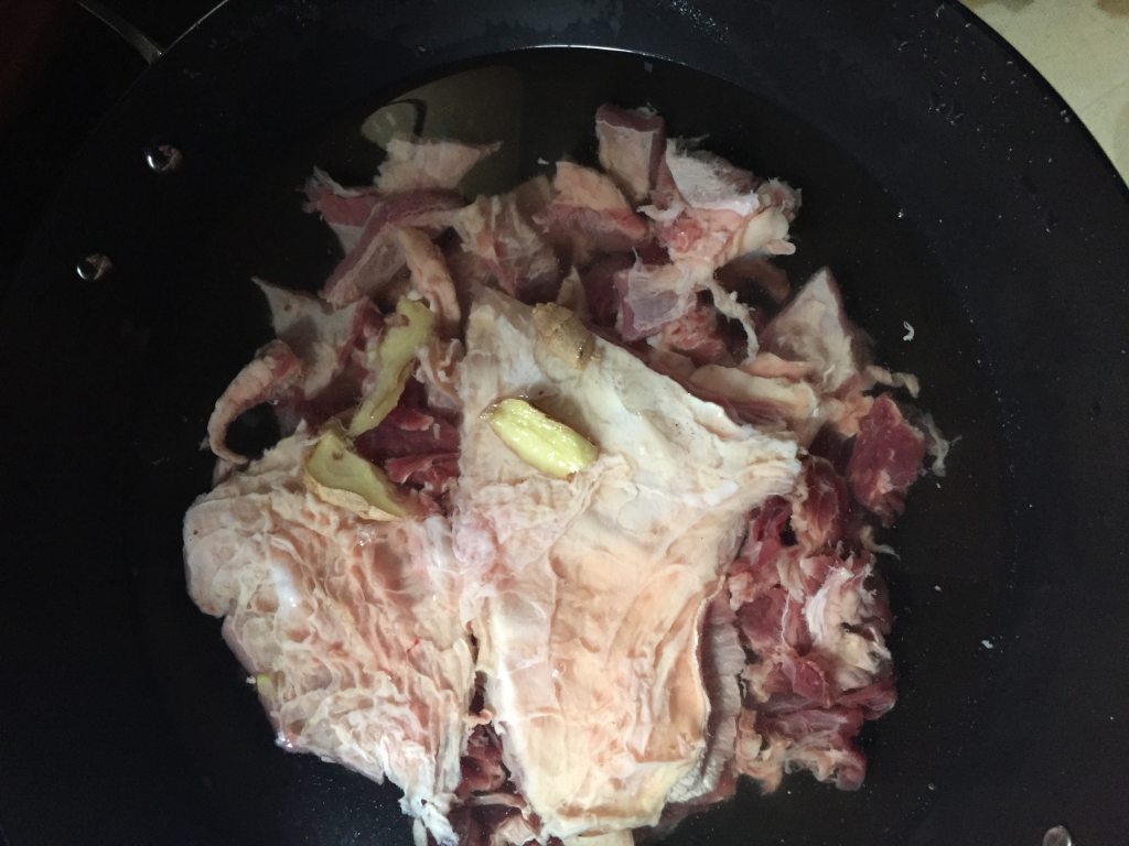 牛肉炖胡萝卜步骤2