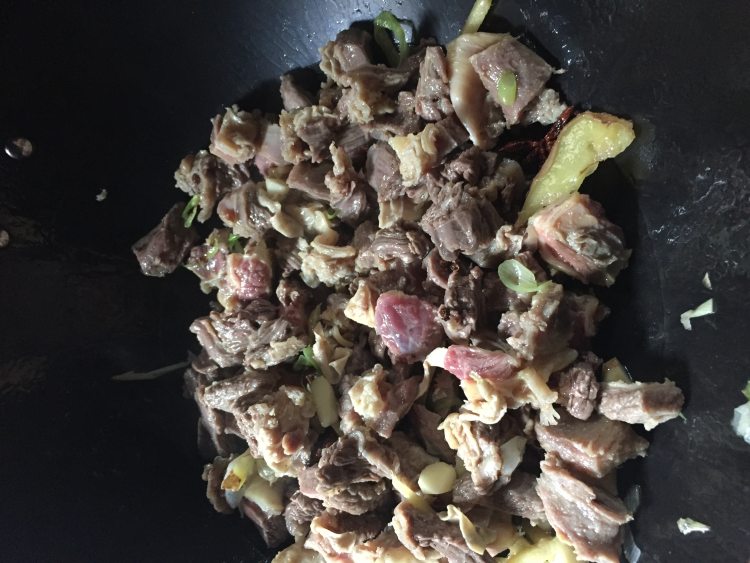 牛肉炖胡萝卜步骤5