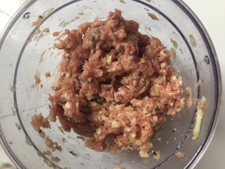 萌萌哒的熊猫珍珠肉饼步骤2